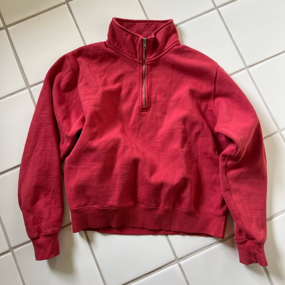 BRANDY MELVILLE (JOHN GALT) CLASSIC RED PULLOVER